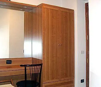 Otel Mondial