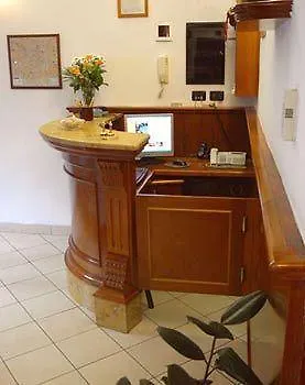 Otel Mondial