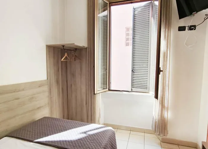Otel Mondial 2*