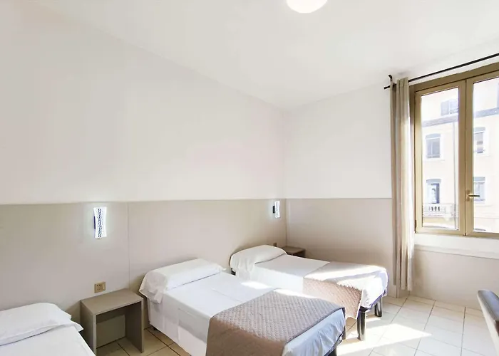 Otel Mondial