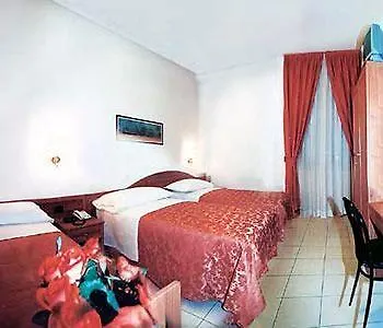Hotel Mondial 2*