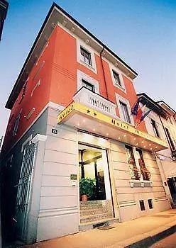 Hotel Mondial 2*