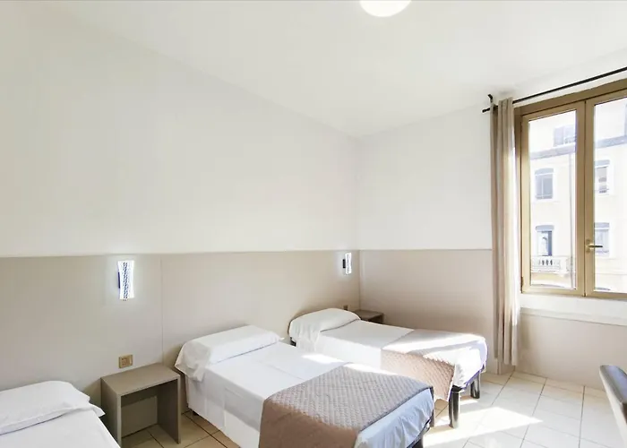 Hotel Mondial 2*